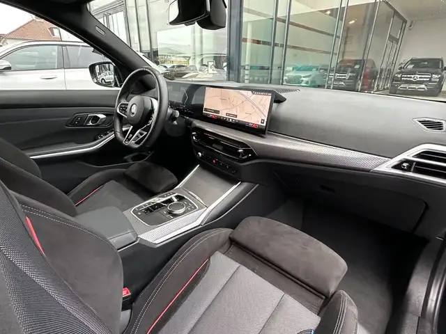 BMW 3 Series view 14