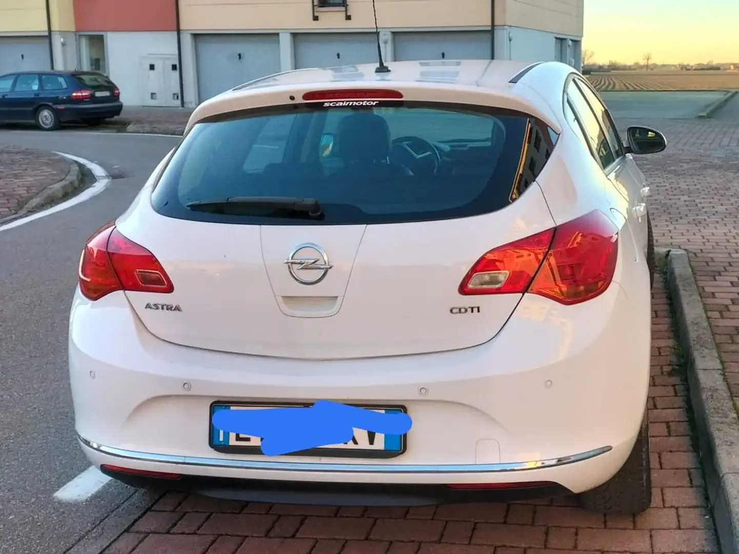 Opel Astra Astra IV 2010 5p 1.6 cdti (ecoflex) Cosmo s Bianco - 2