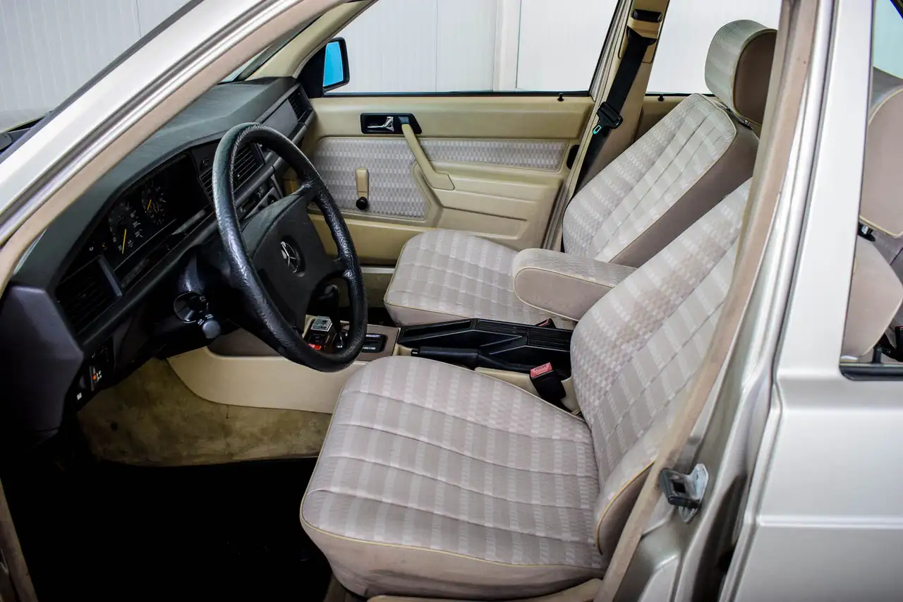 Mercedes-Benz 190D 2.5 turbo Diesel, foto 5