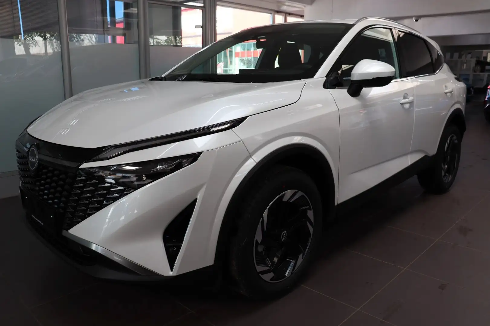 Nissan Qashqai 1.3 N-Connecta Navi LED TLeder eHeck HUD Weiß - 1