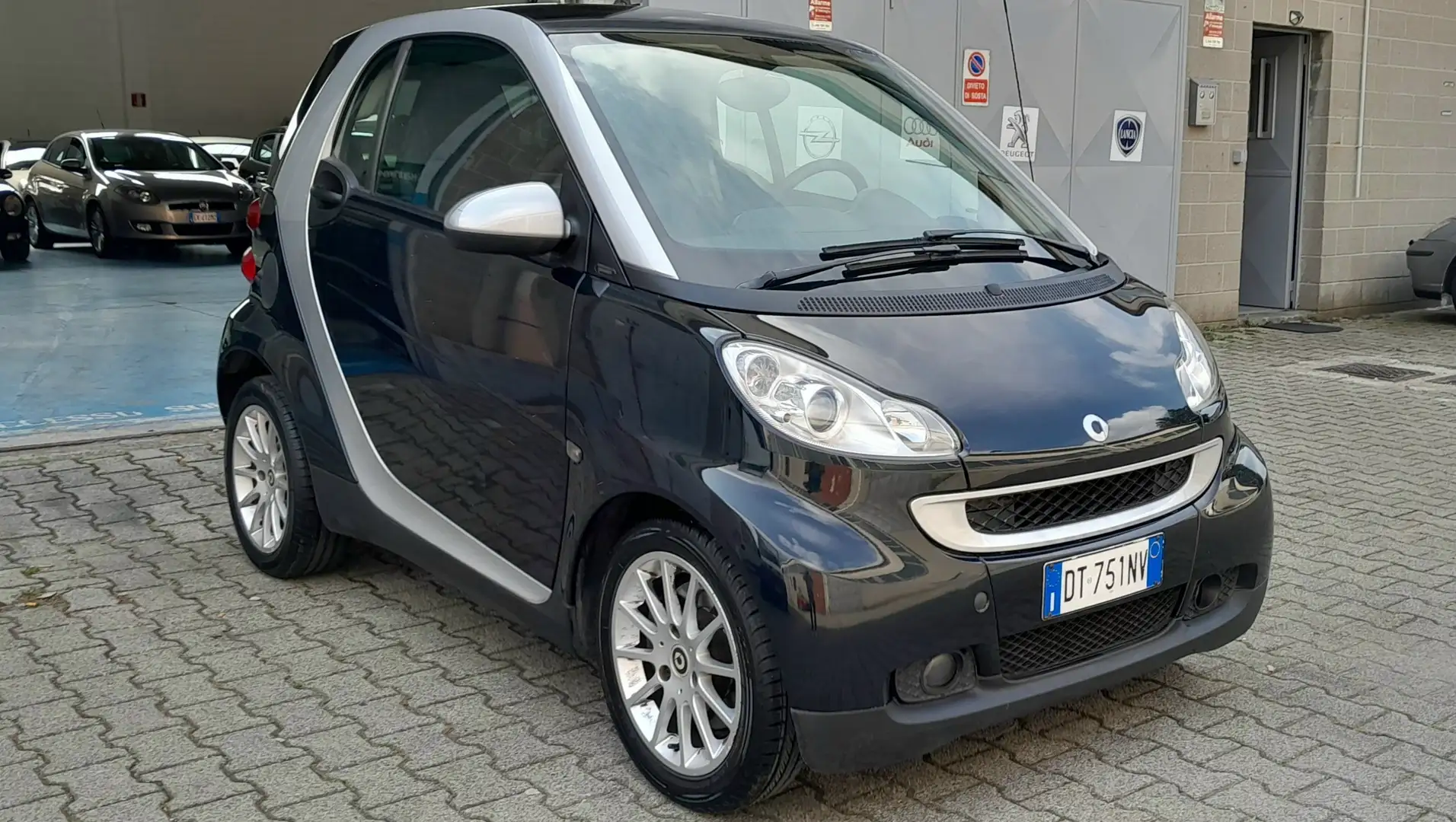 smart forTwo 1.0 mhd Passion 71cv Schwarz - 1