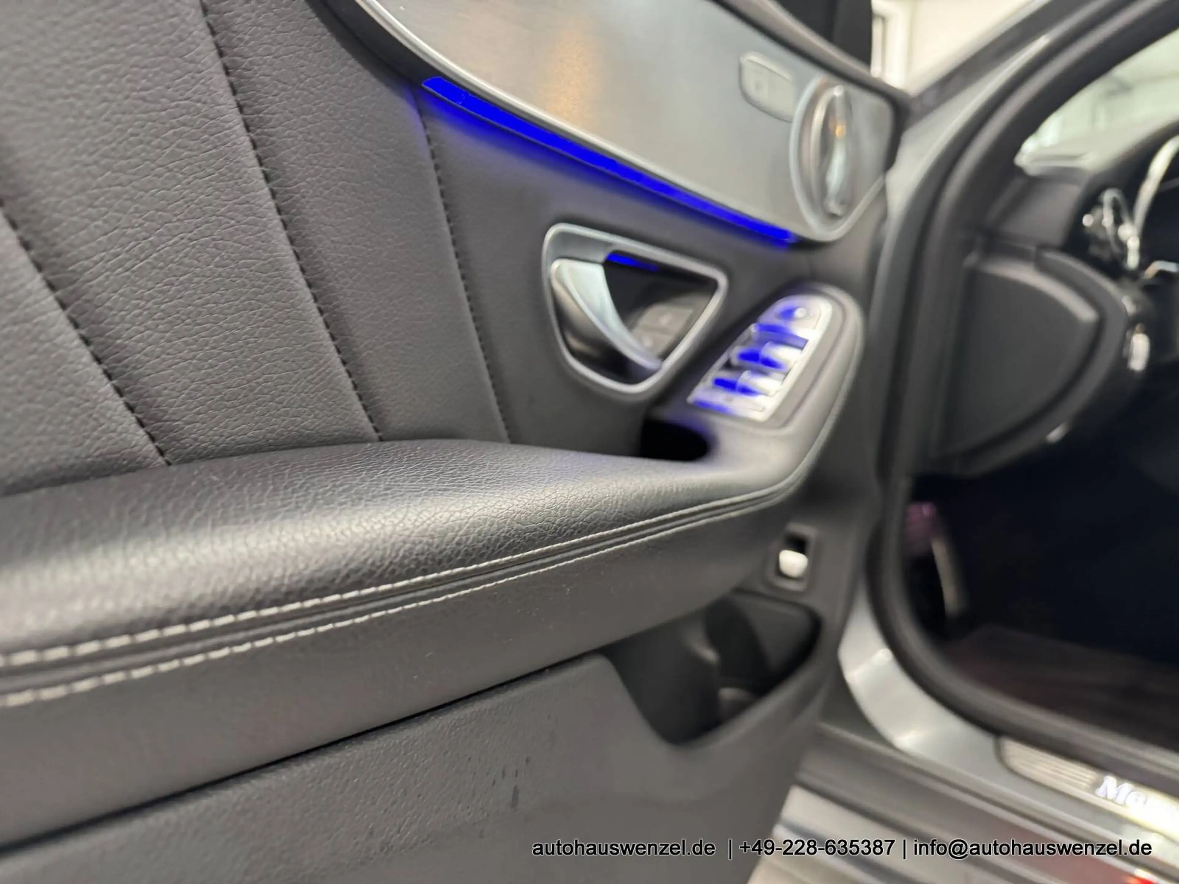 Mercedes-Benz C 400 T 4Matic AMG - LEDER DISTRONIC PANORAMA HEAD-UP BURMESTER CARPLAY 360°-KAMERA — photo 14