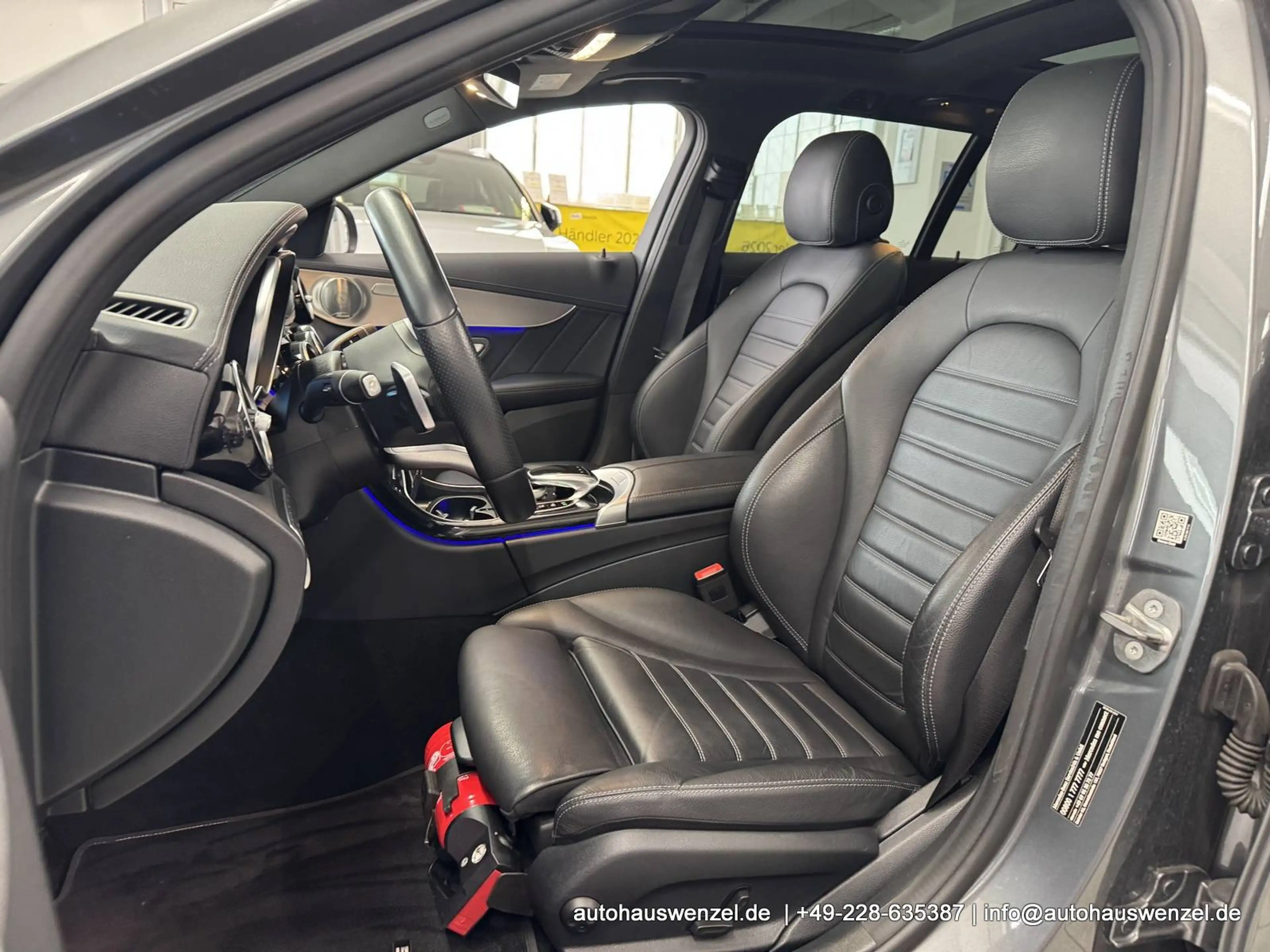Mercedes-Benz C 400 T 4Matic AMG - LEDER DISTRONIC PANORAMA HEAD-UP BURMESTER CARPLAY 360°-KAMERA — photo 15