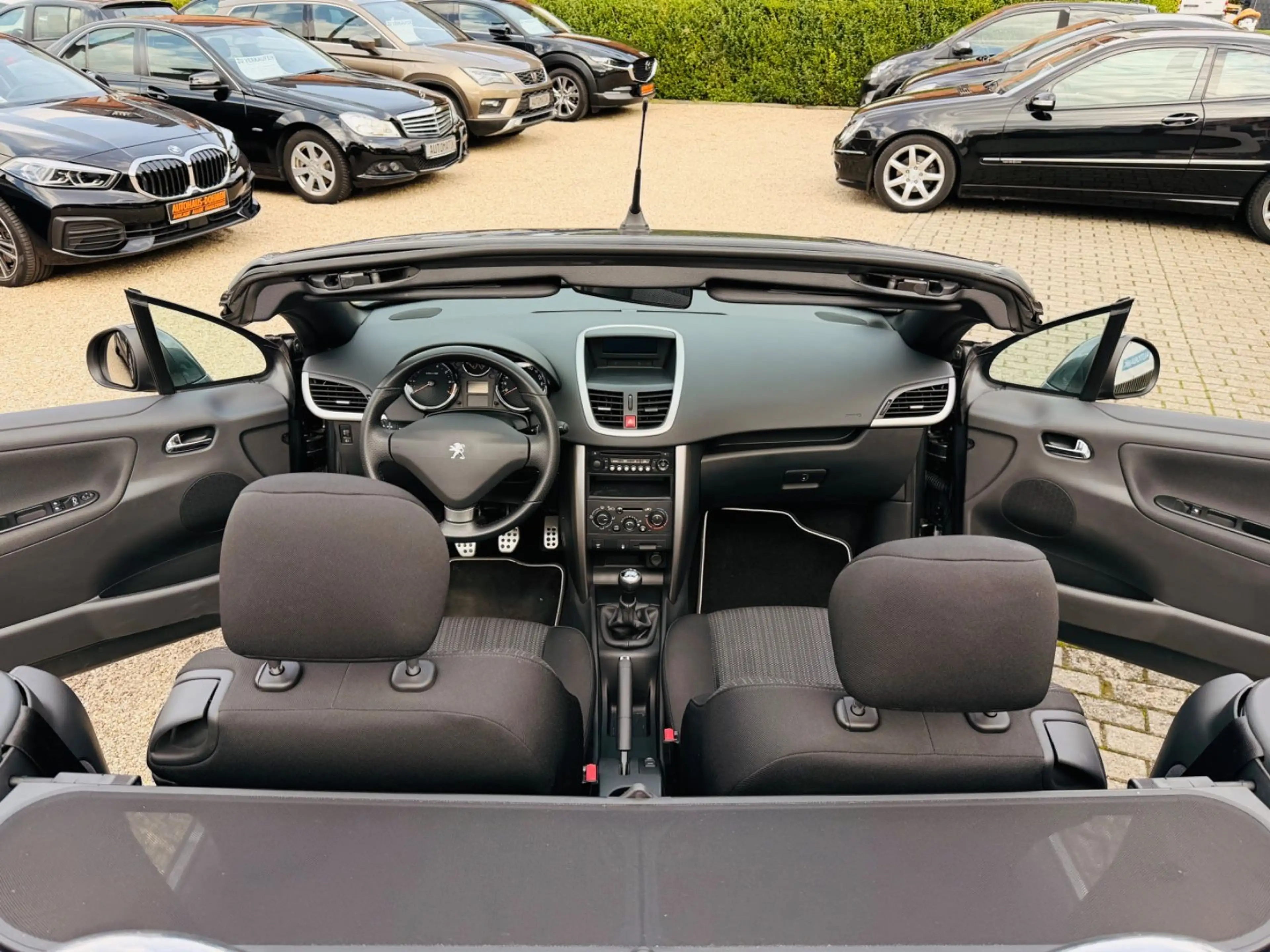Peugeot 207 CC Cabrio-echte KM-nachweißbar+Scheckheft — photo 17