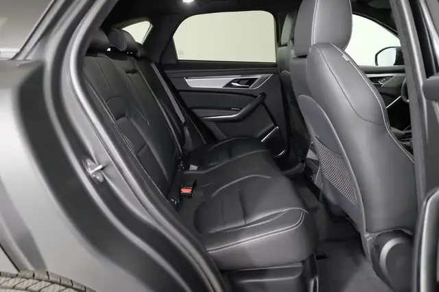 Jaguar F-Pace view 5