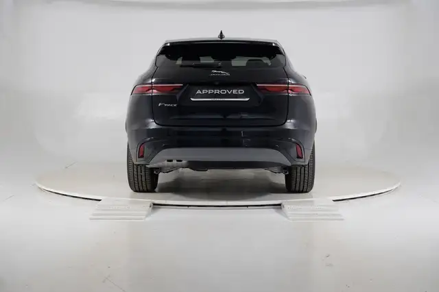 Jaguar F-Pace view 7
