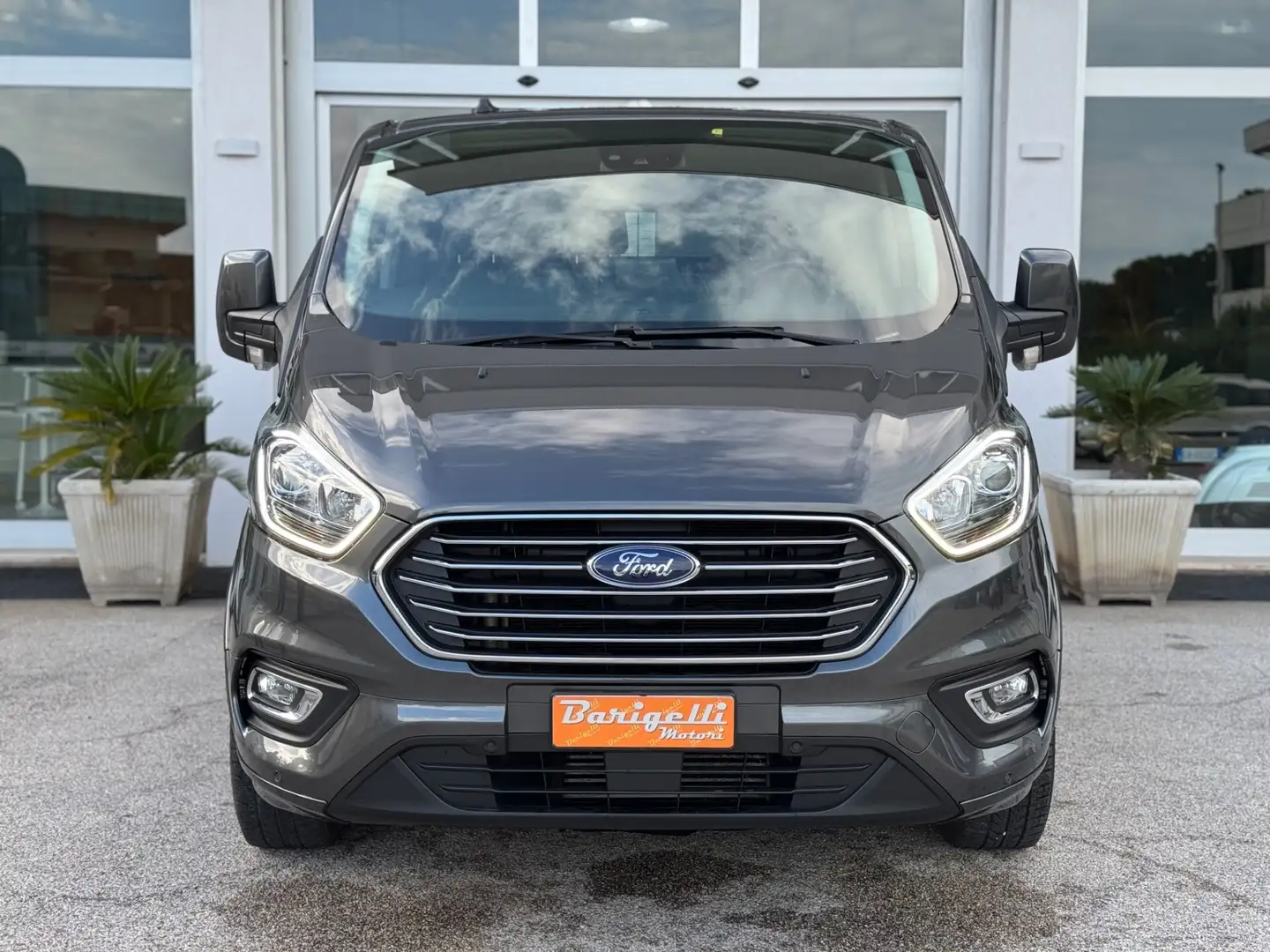 Ford Tourneo Custom 320 2.0 EcoBlue 150CV PC Titanium, Pelle, IVA dedu Gris - 1