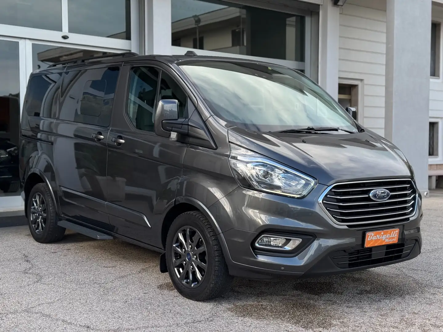 Ford Tourneo Custom 320 2.0 EcoBlue 150CV PC Titanium, Pelle, IVA dedu Gris - 2
