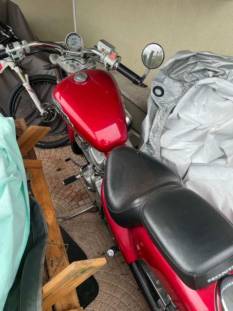 Honda Shadow 600 rossa metallizzata - 1