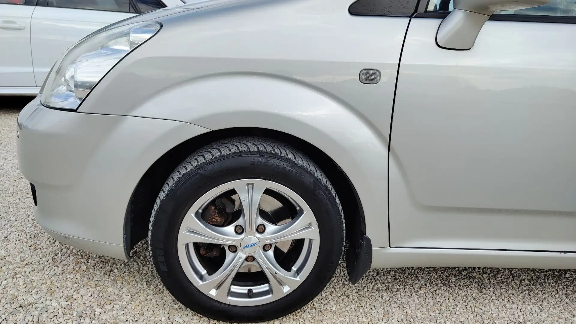 Toyota Corolla Verso 1.8 Edition 7.Sitzer* TÜV 4.2026* Silber - 2