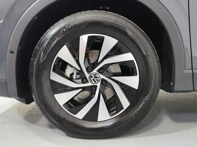 Volkswagen Tiguan view 6