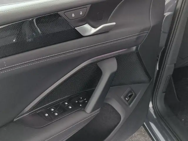 Volkswagen Tiguan view 14