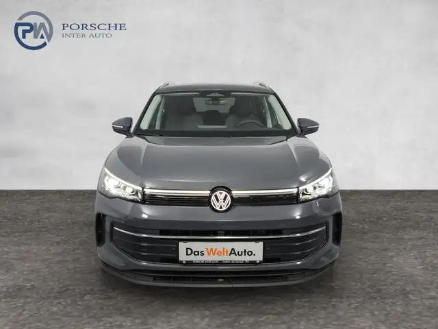Volkswagen Tiguan view 2