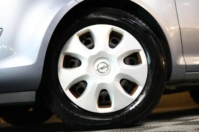 Opel Corsa view 4