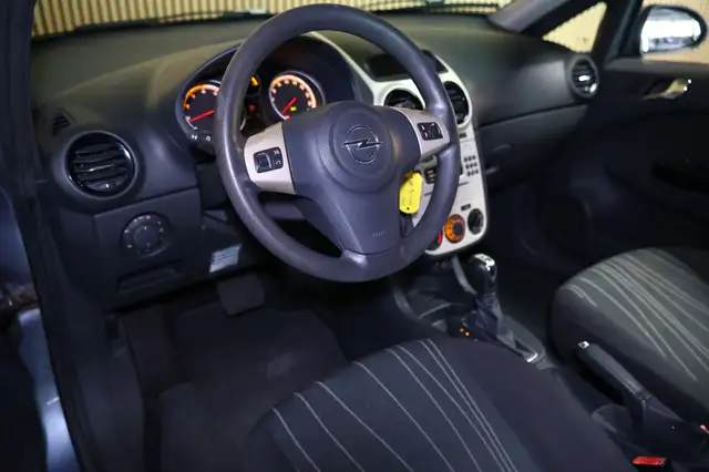 Opel Corsa view 11
