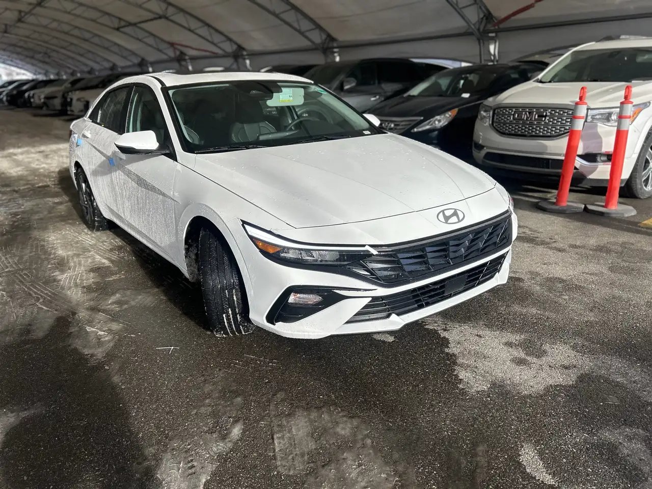 Hyundai ELANTRA снимка Hyundai ELANTRA