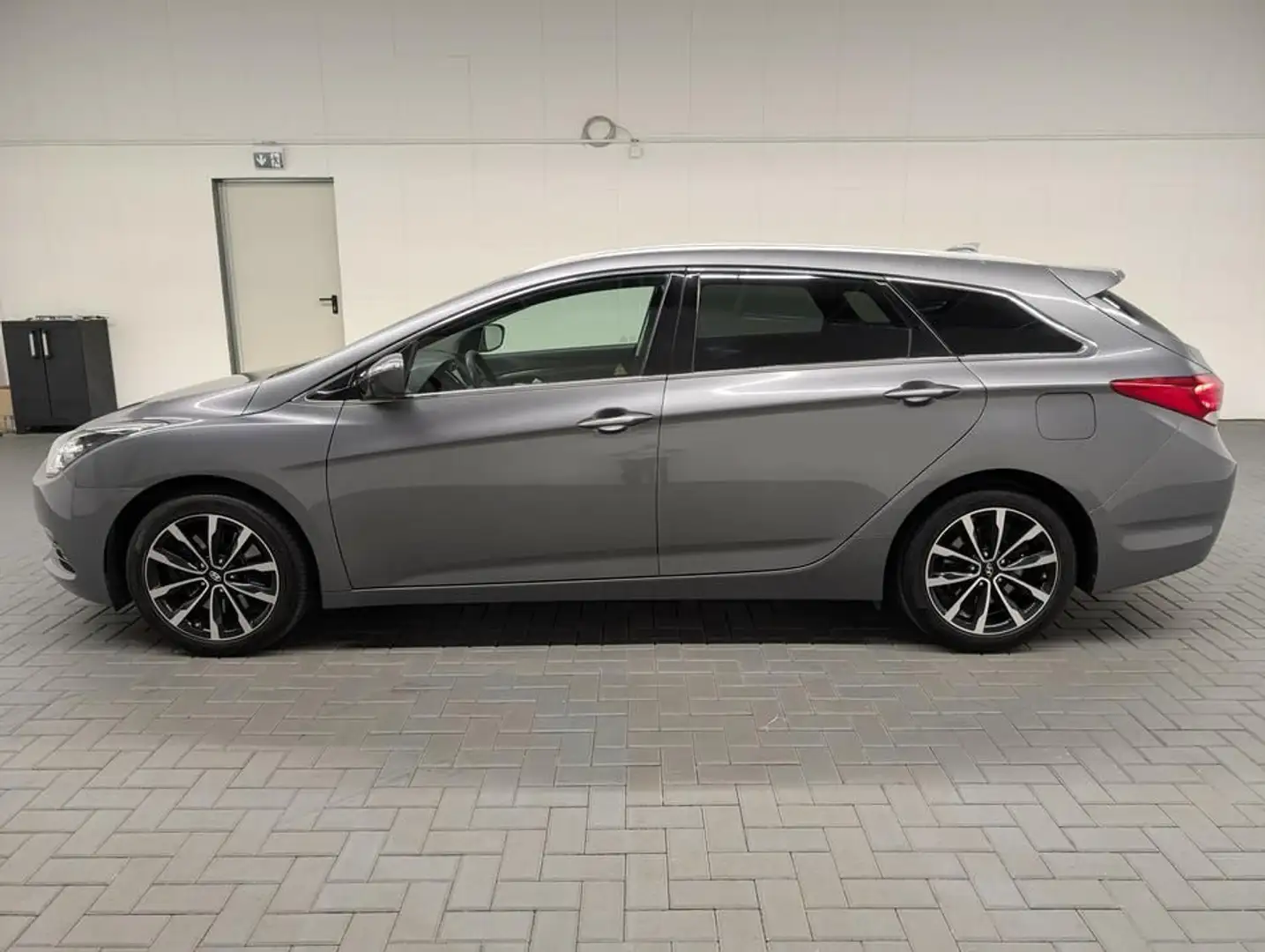 Hyundai i40 cw Navi/AHK/Kam/SHZ/CarPlay/Tempomat Grau - 2