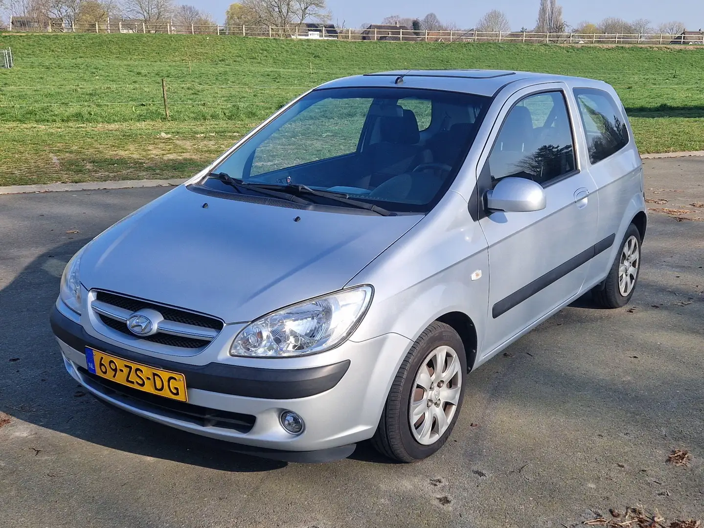 Hyundai Getz 1.4i Active Joy Zilver - 1