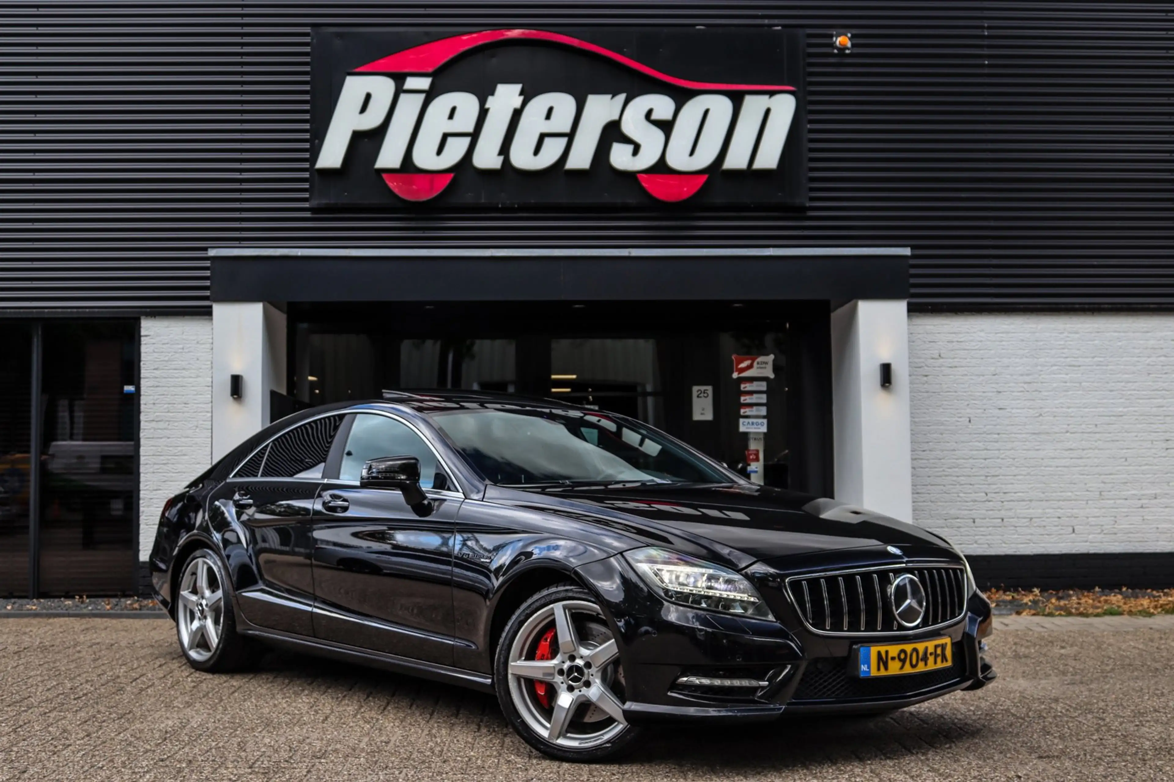 Mercedes-Benz CLS 500 4-Matic AMG PANO H&K LEES TEKST