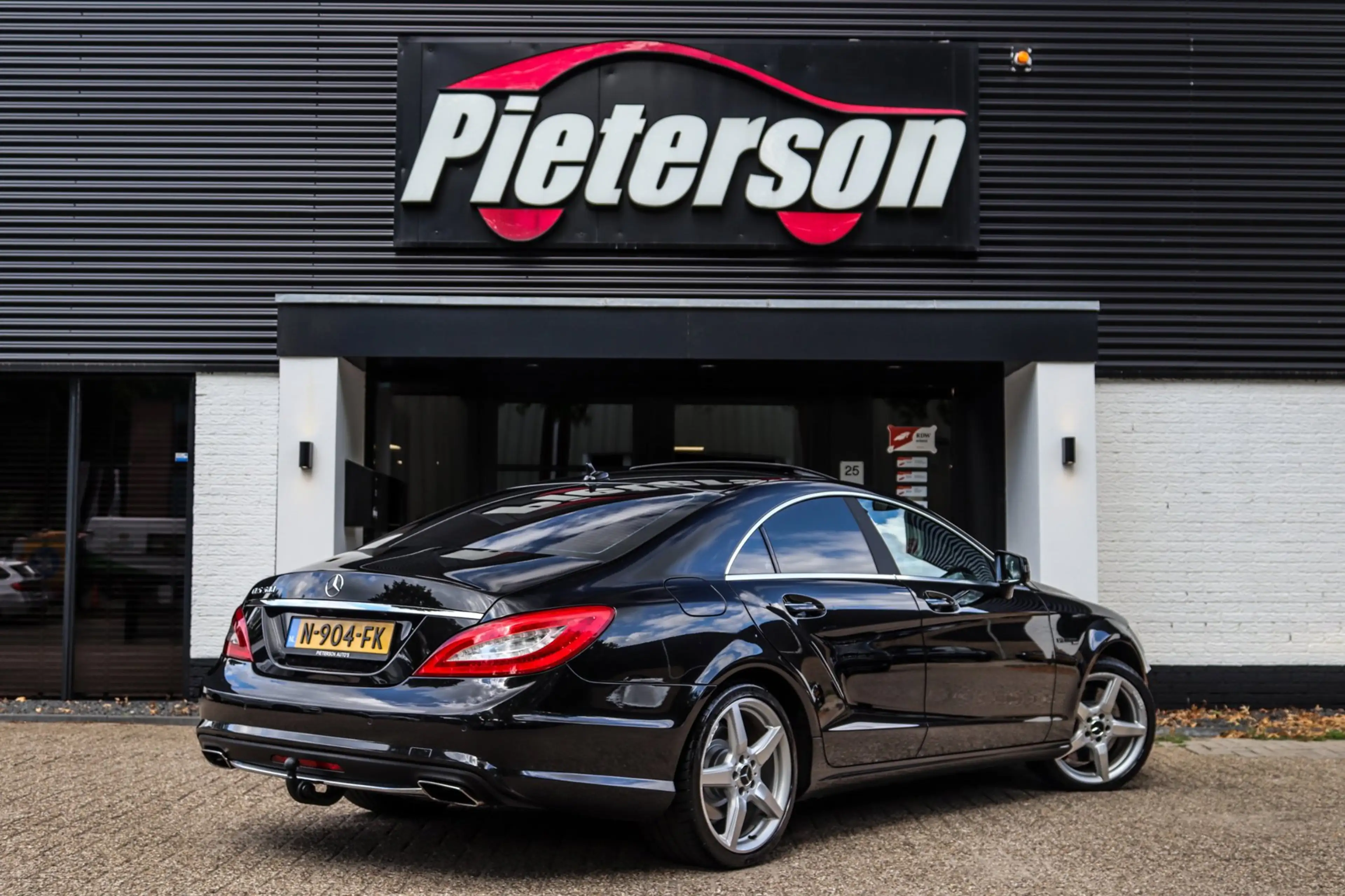 Mercedes-Benz CLS 500 4-Matic AMG PANO H&K LEES TEKST — photo 12