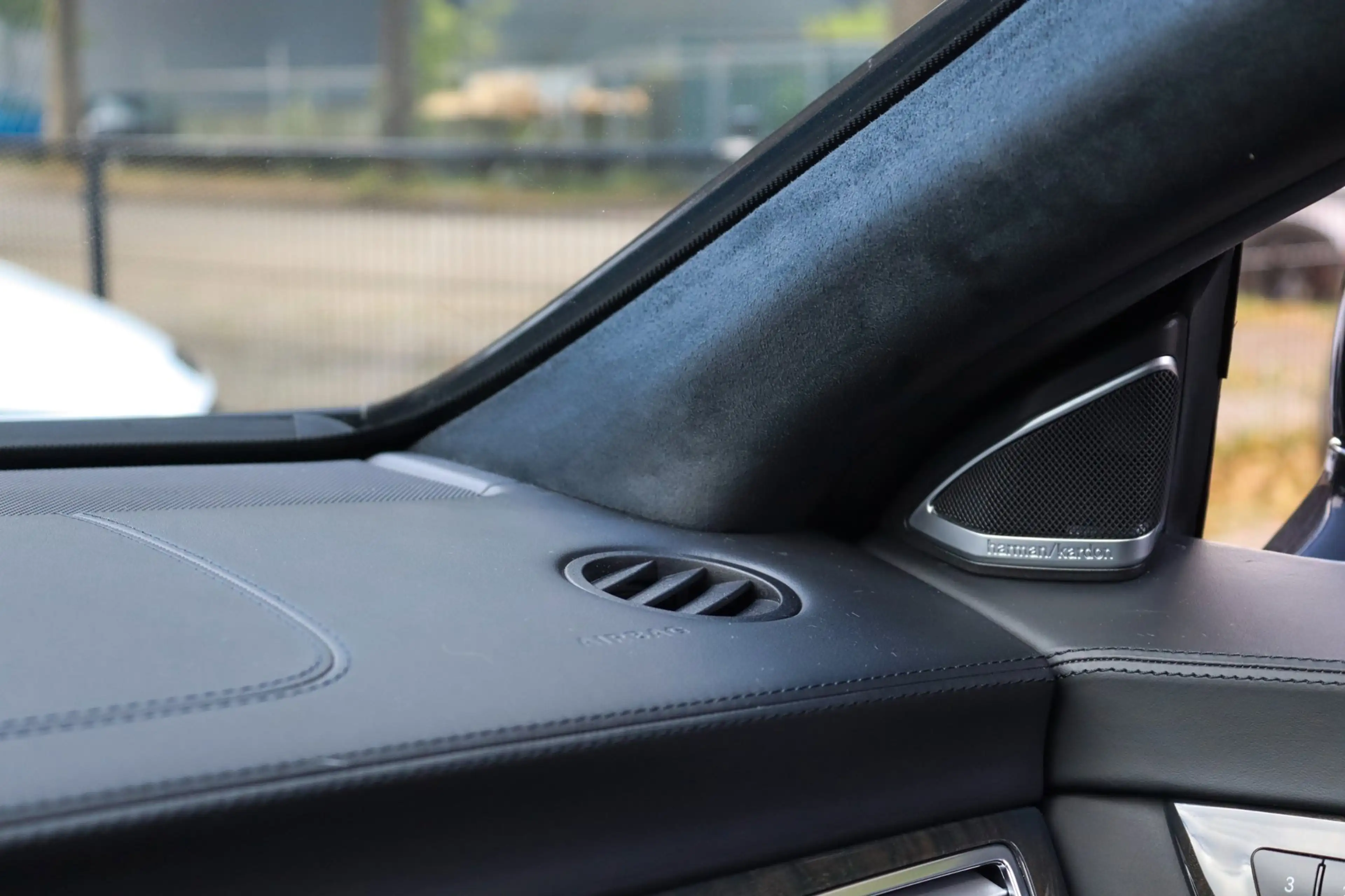 Mercedes-Benz CLS 500 4-Matic AMG PANO H&K LEES TEKST — photo 2