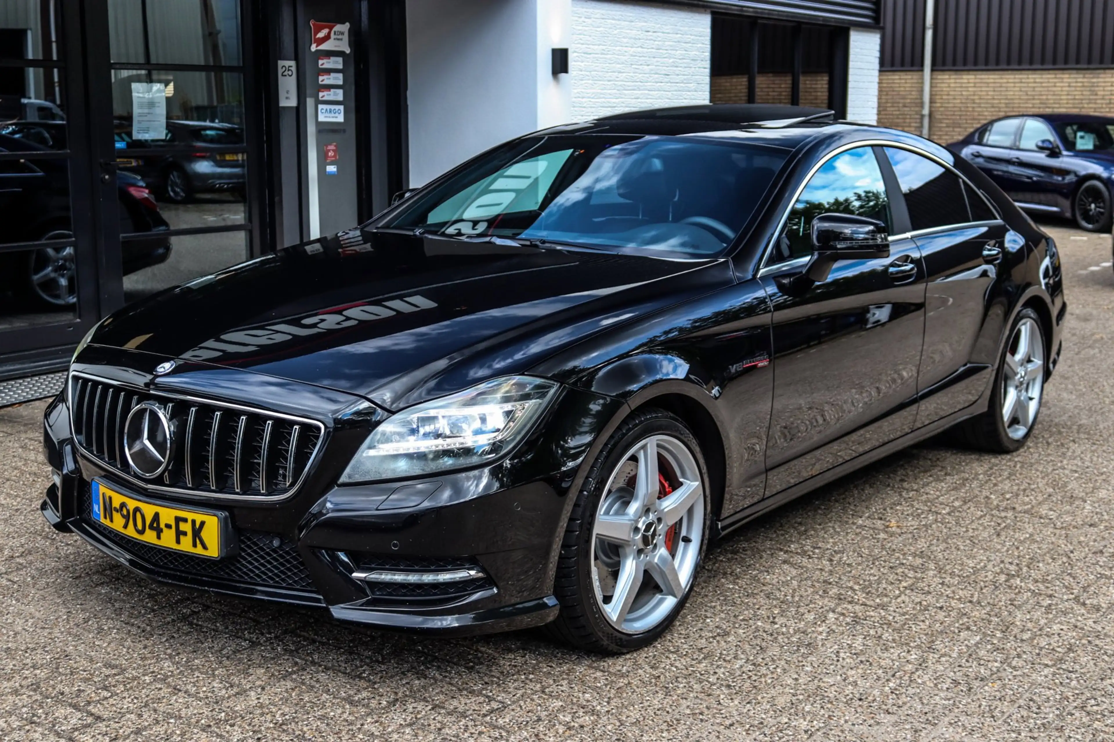 Mercedes-Benz CLS 500 4-Matic AMG PANO H&K LEES TEKST — photo 10