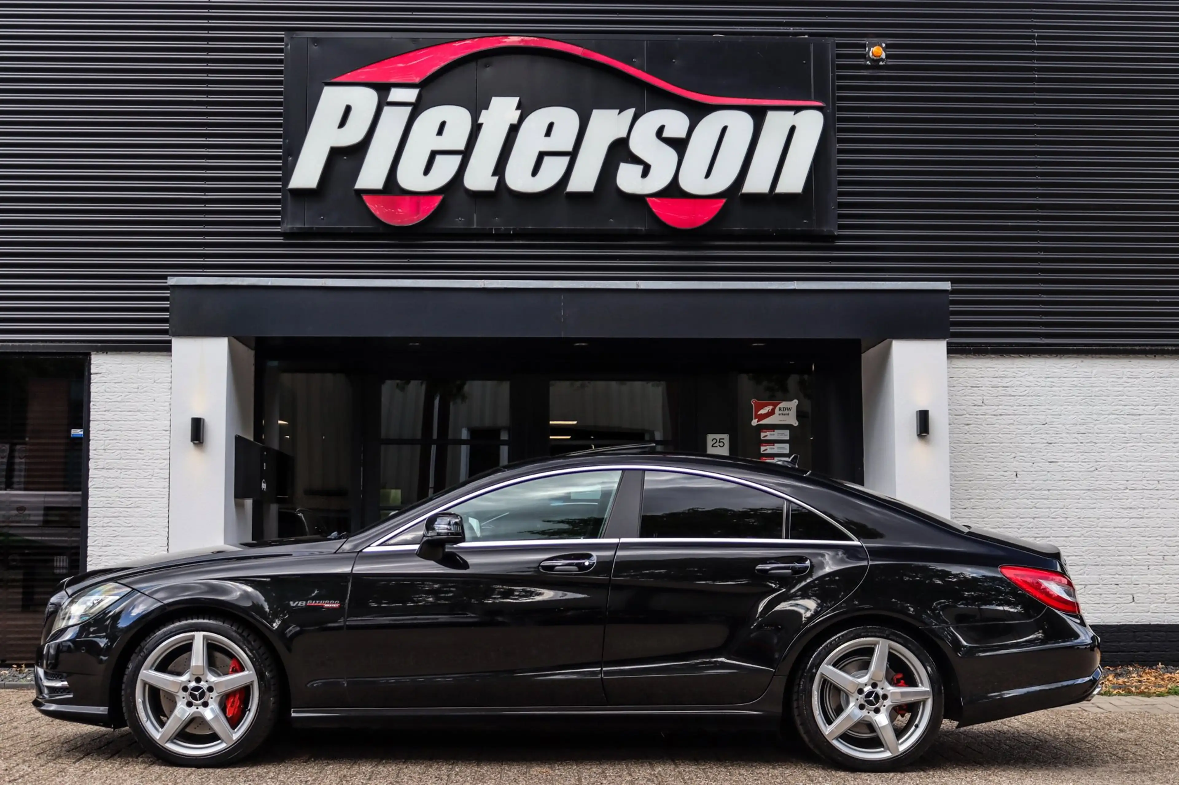 Mercedes-Benz CLS 500 4-Matic AMG PANO H&K LEES TEKST — photo 9