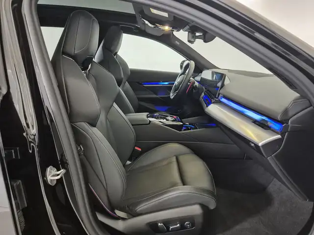 BMW M5 view 9