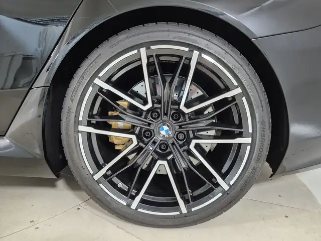BMW M5 view 13