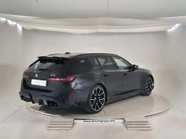 BMW M5 view 5
