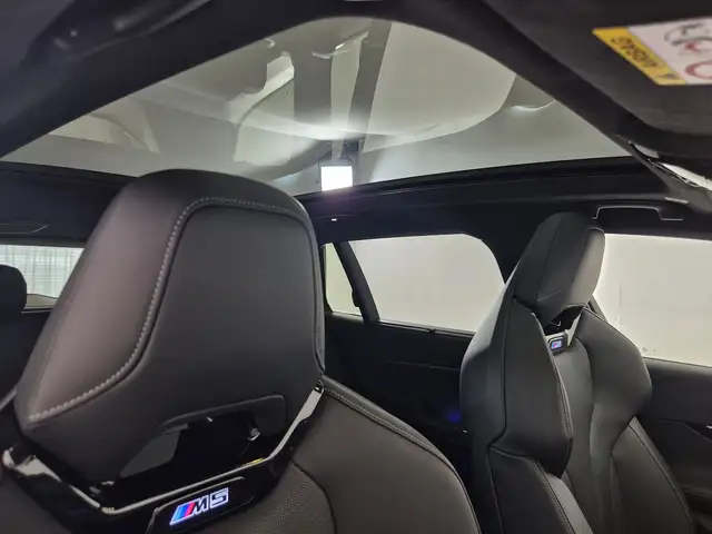 BMW M5 view 16