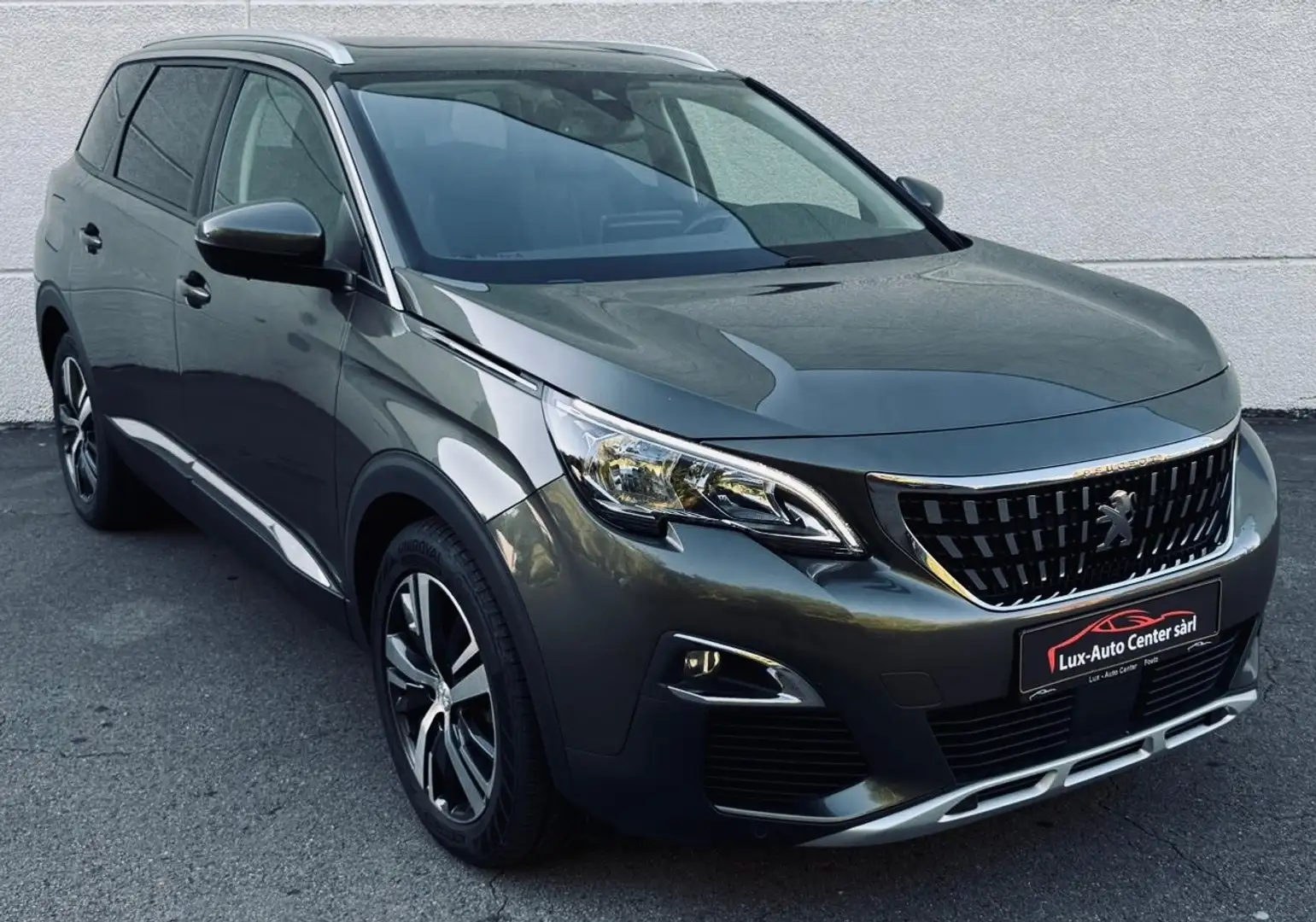 Peugeot 5008 1.5 BlueHDi 130 Allure Auto. / 7 Places Grau - 2