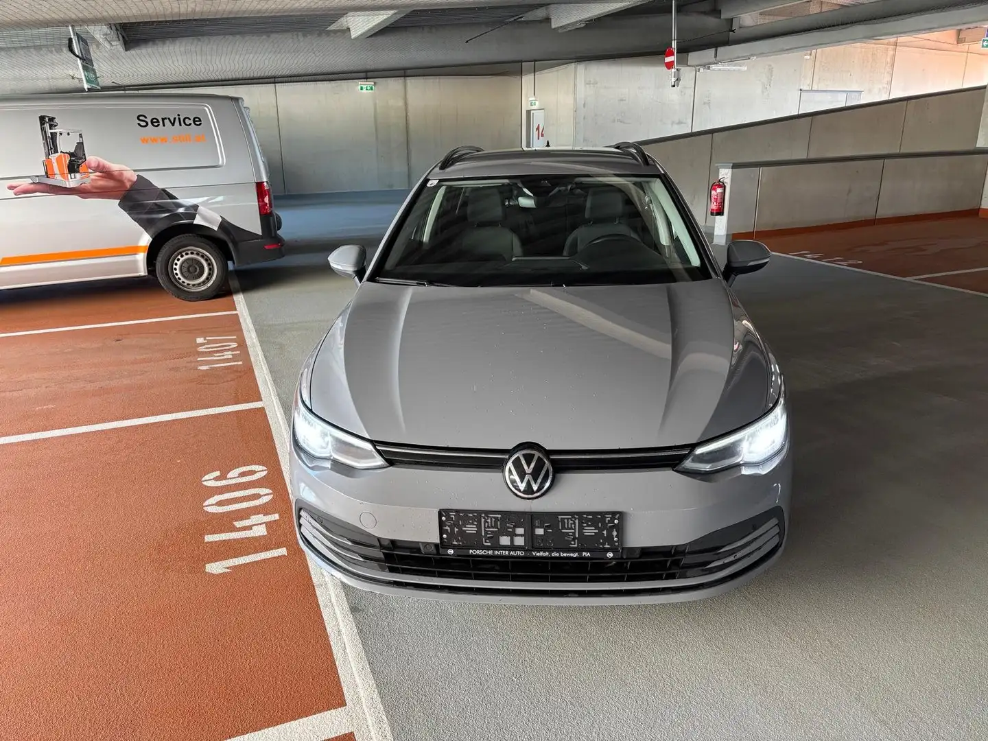 Volkswagen Golf Variant 2,0 TDI Life Grau - 2