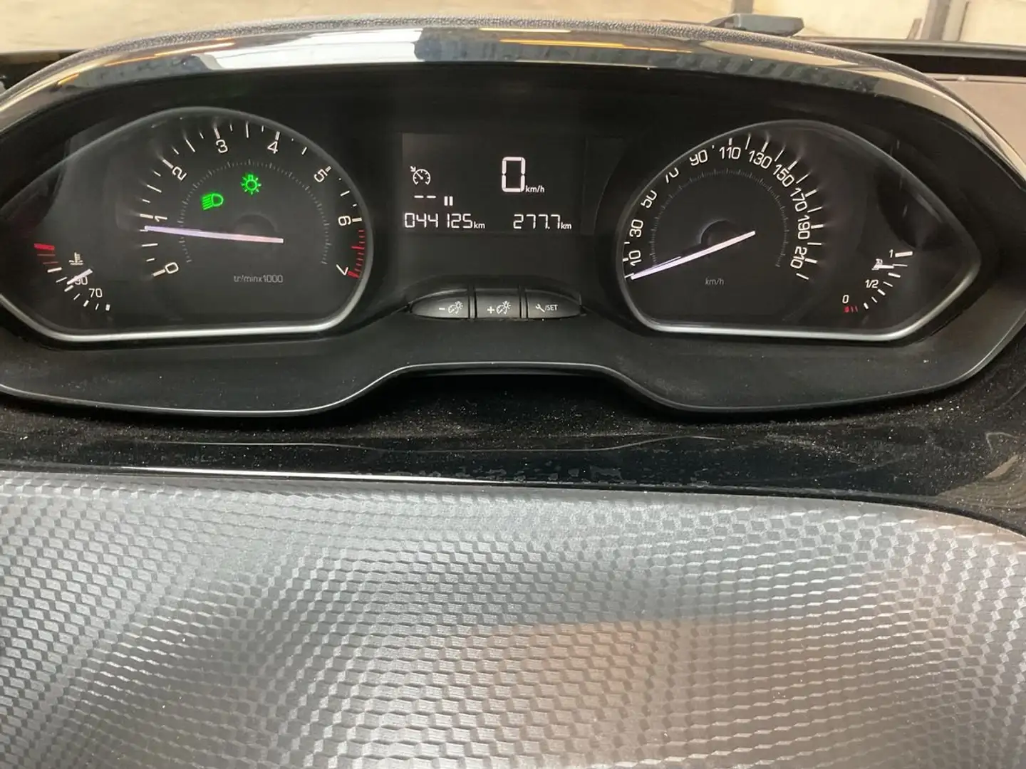 Peugeot 2008 1.2 e-VTi Style 82CV SENS TOUCH NEOPATENTATI Grijs - 2