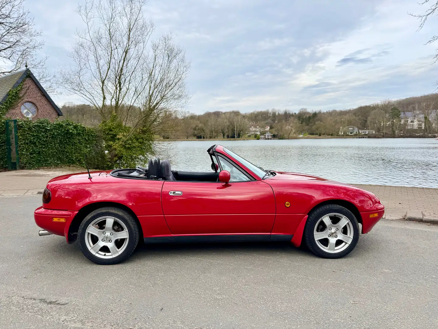 Mazda MX-5 Red - 2