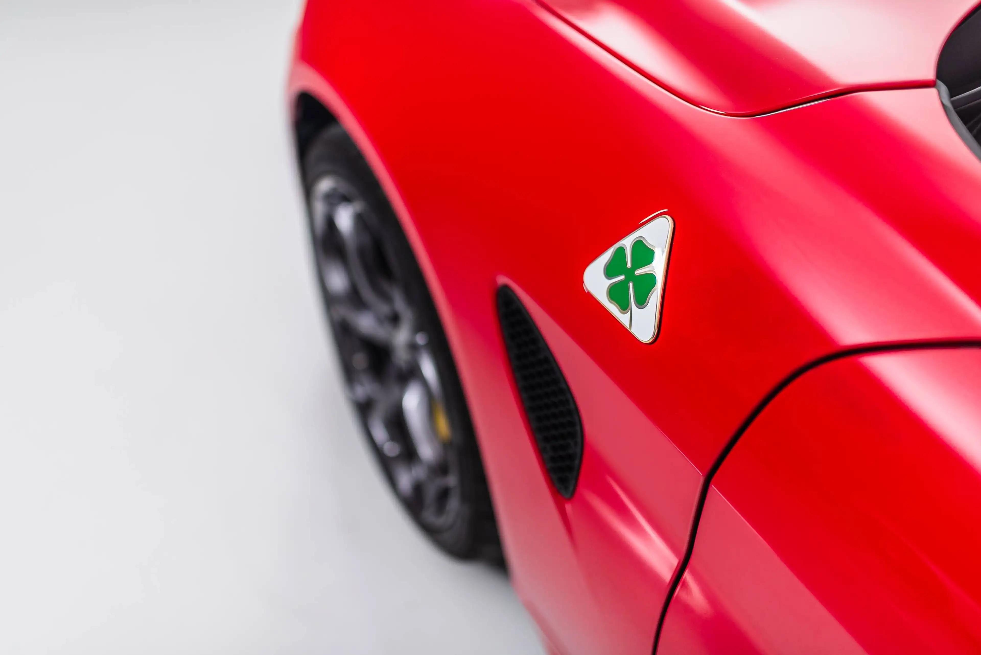 Alfa Romeo Giulia Giulia 2.9 V6 Bi-Turbo AT8 Quadrifoglio Oro — photo 6