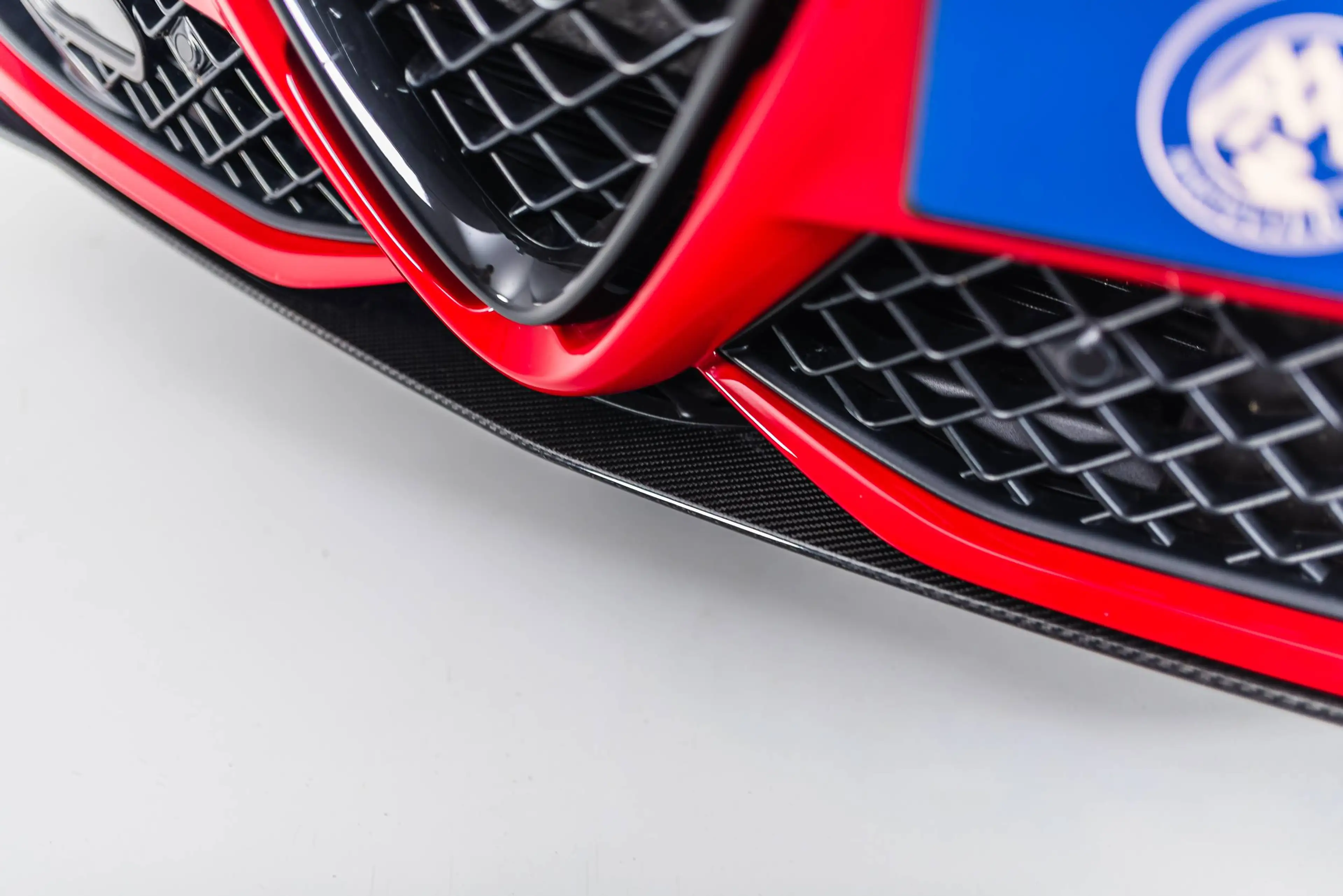 Alfa Romeo Giulia Giulia 2.9 V6 Bi-Turbo AT8 Quadrifoglio Oro — photo 9