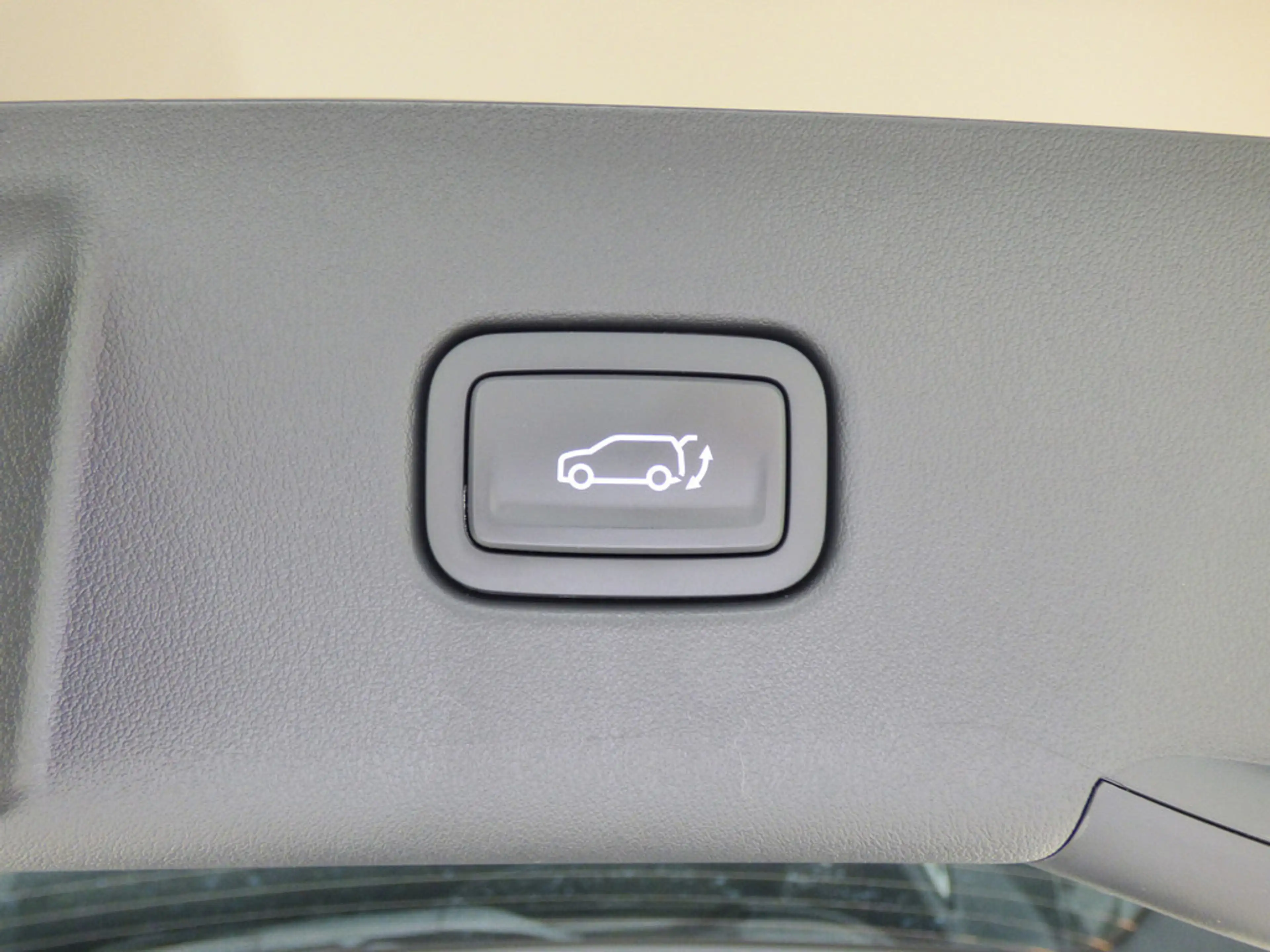 Kia Seltos 1.6T 180 DCT X-LINE STD — photo 4