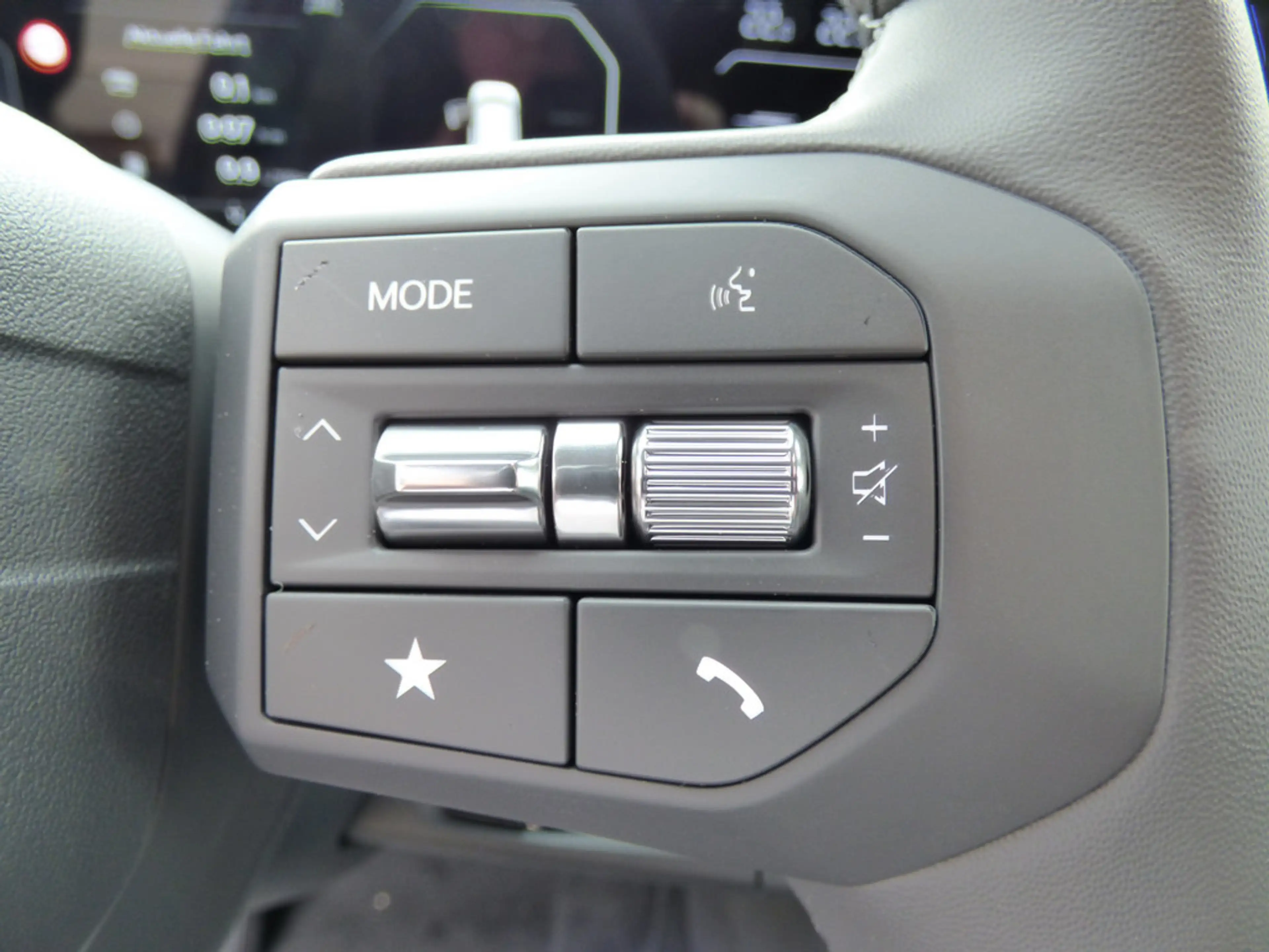 Kia Seltos 1.6T 180 DCT X-LINE STD — photo 12