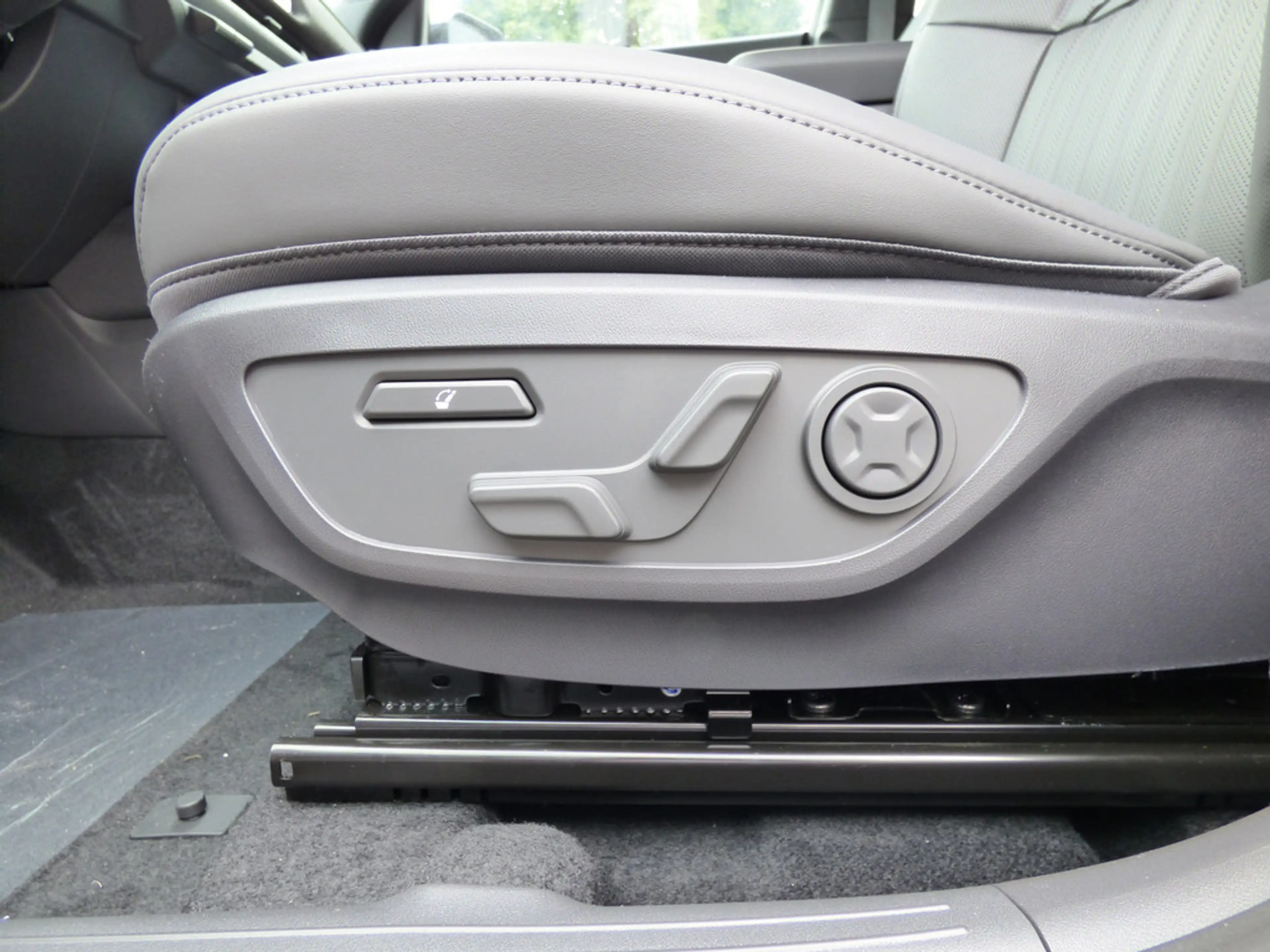 Kia Seltos 1.6T 180 DCT X-LINE STD — photo 9