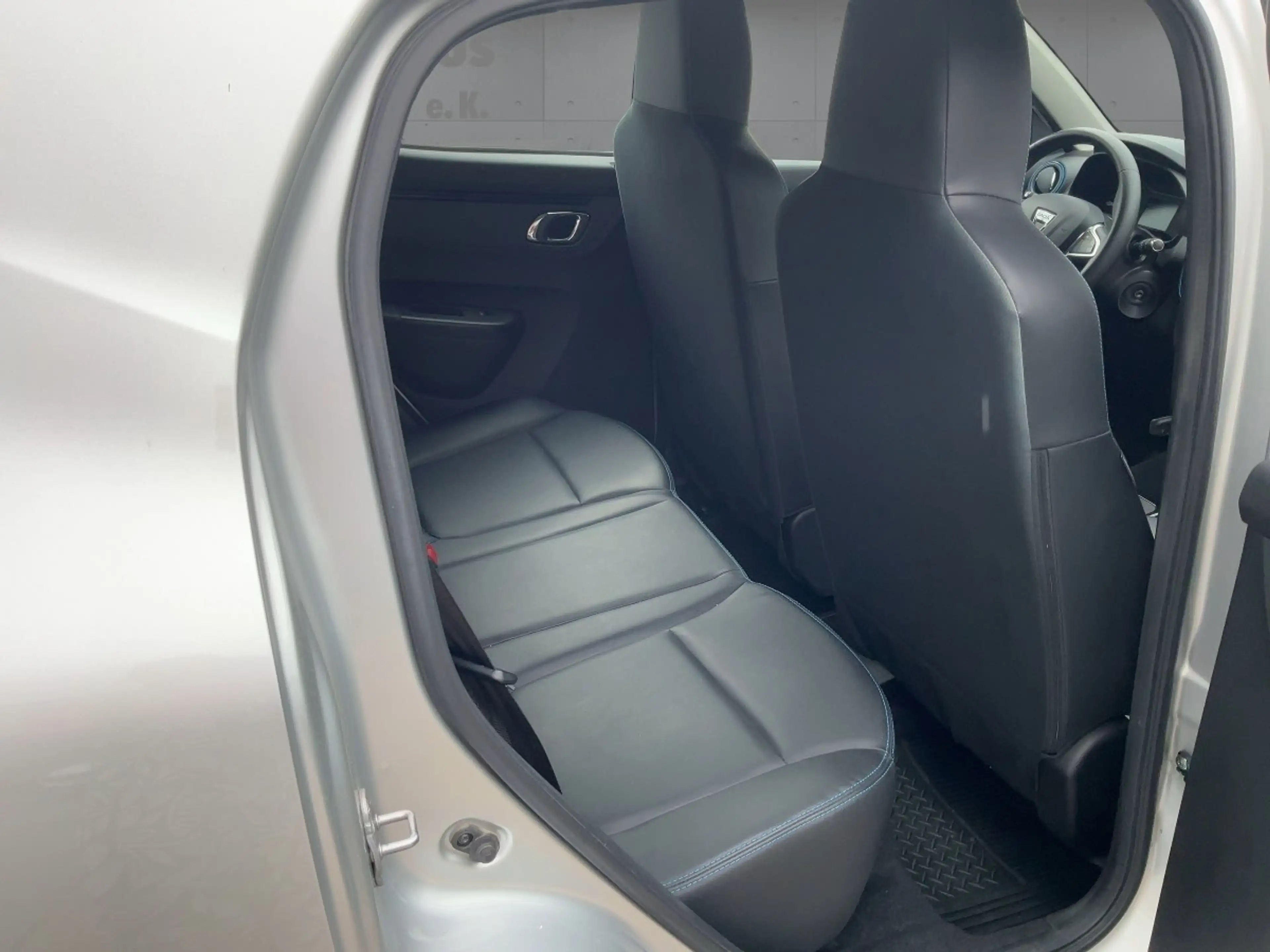 Dacia Spring Business — photo 8