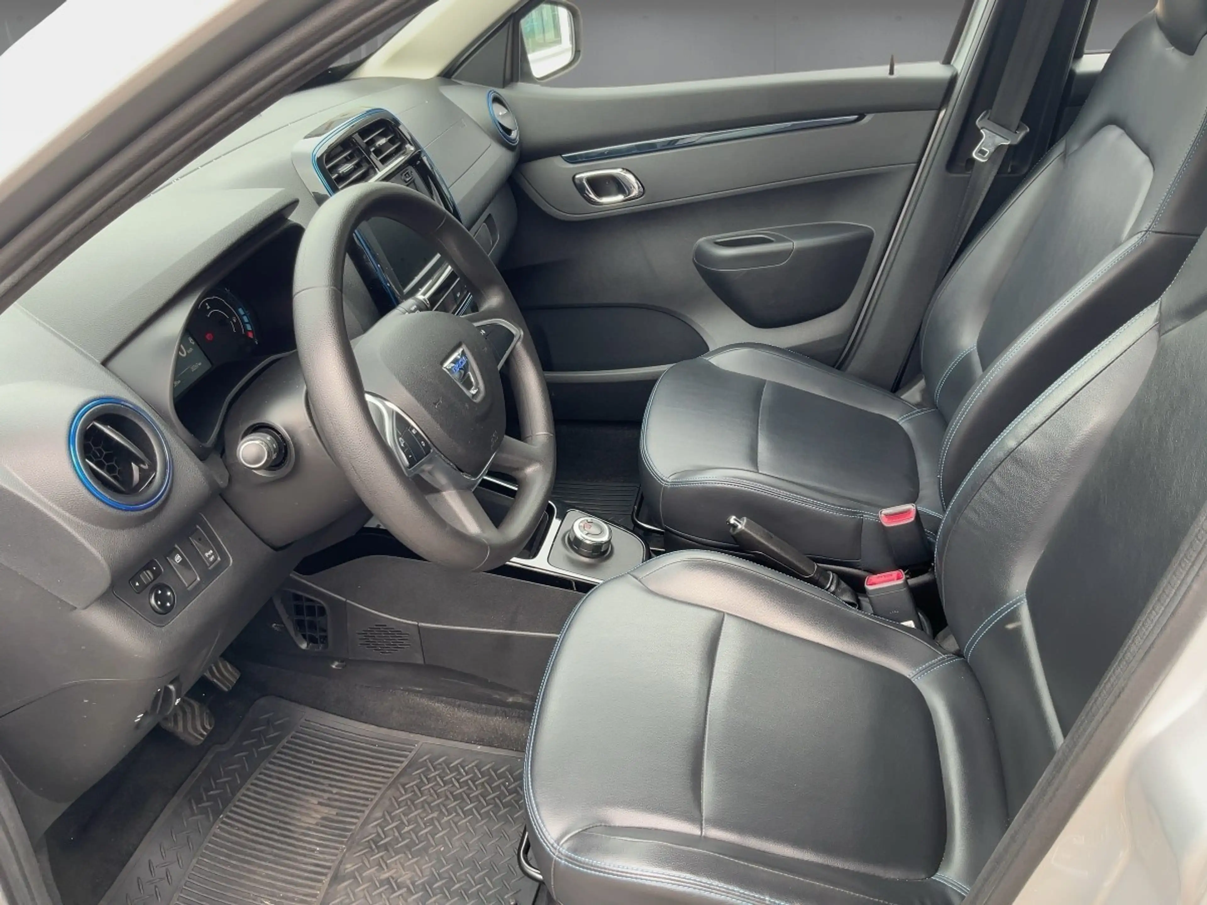 Dacia Spring Business — photo 12