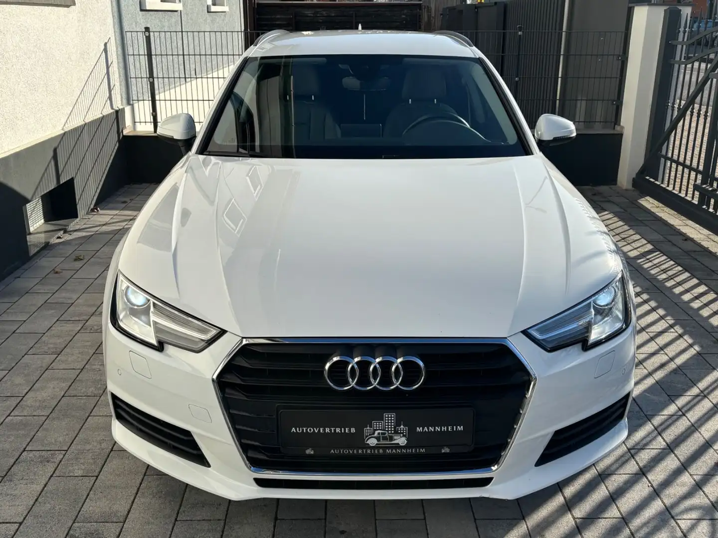 Audi A4 Avant KAMERA/BiXENON/MFL/AHK/SHZ Weiß - 2