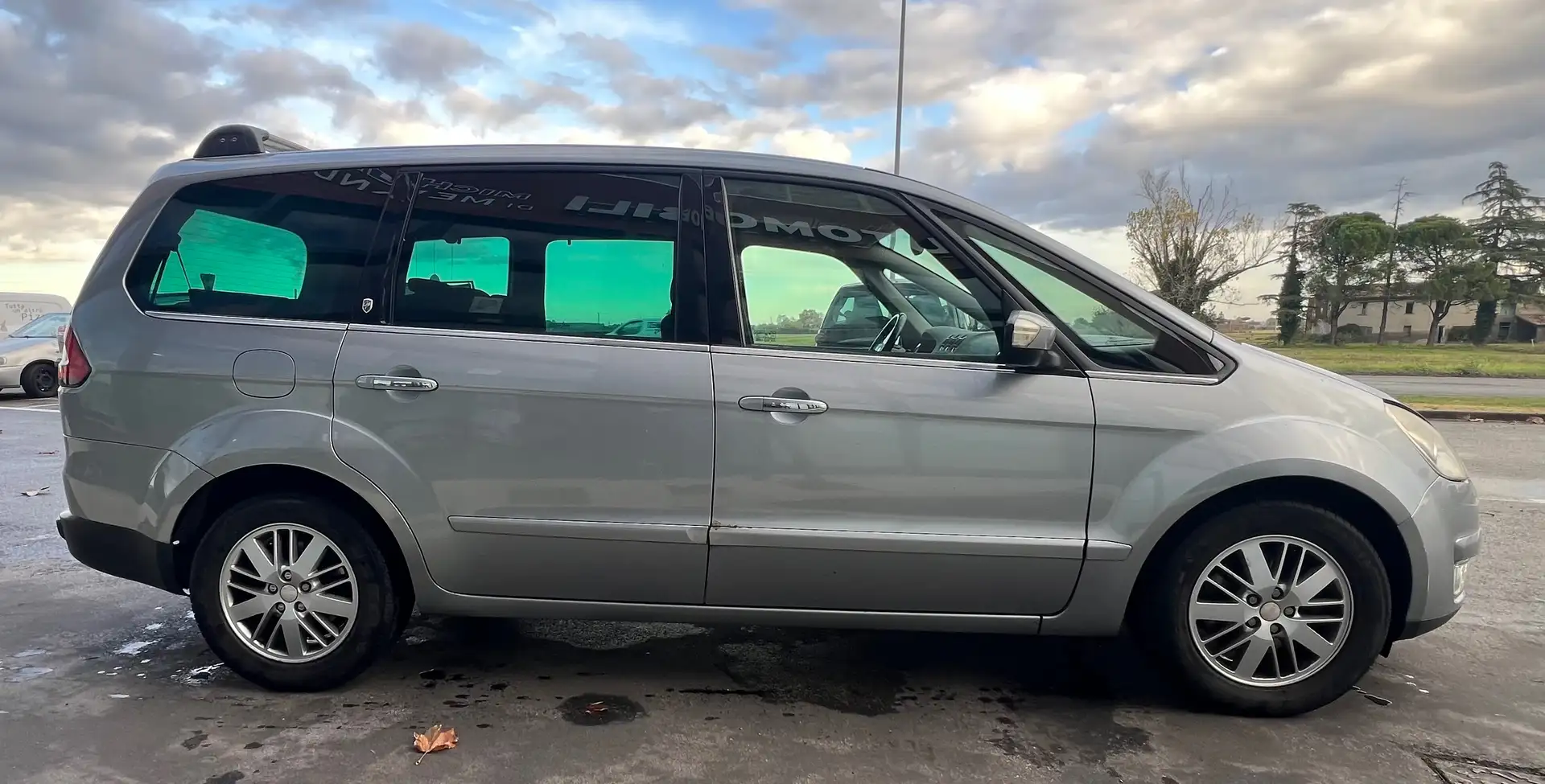 Ford Galaxy Galaxy 2.0 tdci Ghia  7 Posti Distribuzione Fatta Gris - 2