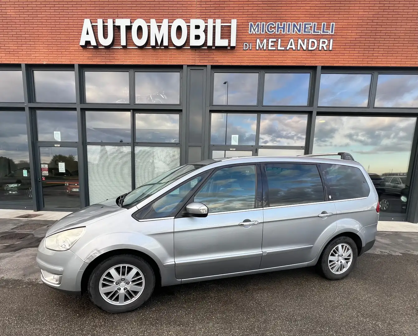 Ford Galaxy Galaxy 2.0 tdci Ghia 7 Posti Distribuzione Fatta Gris - 1