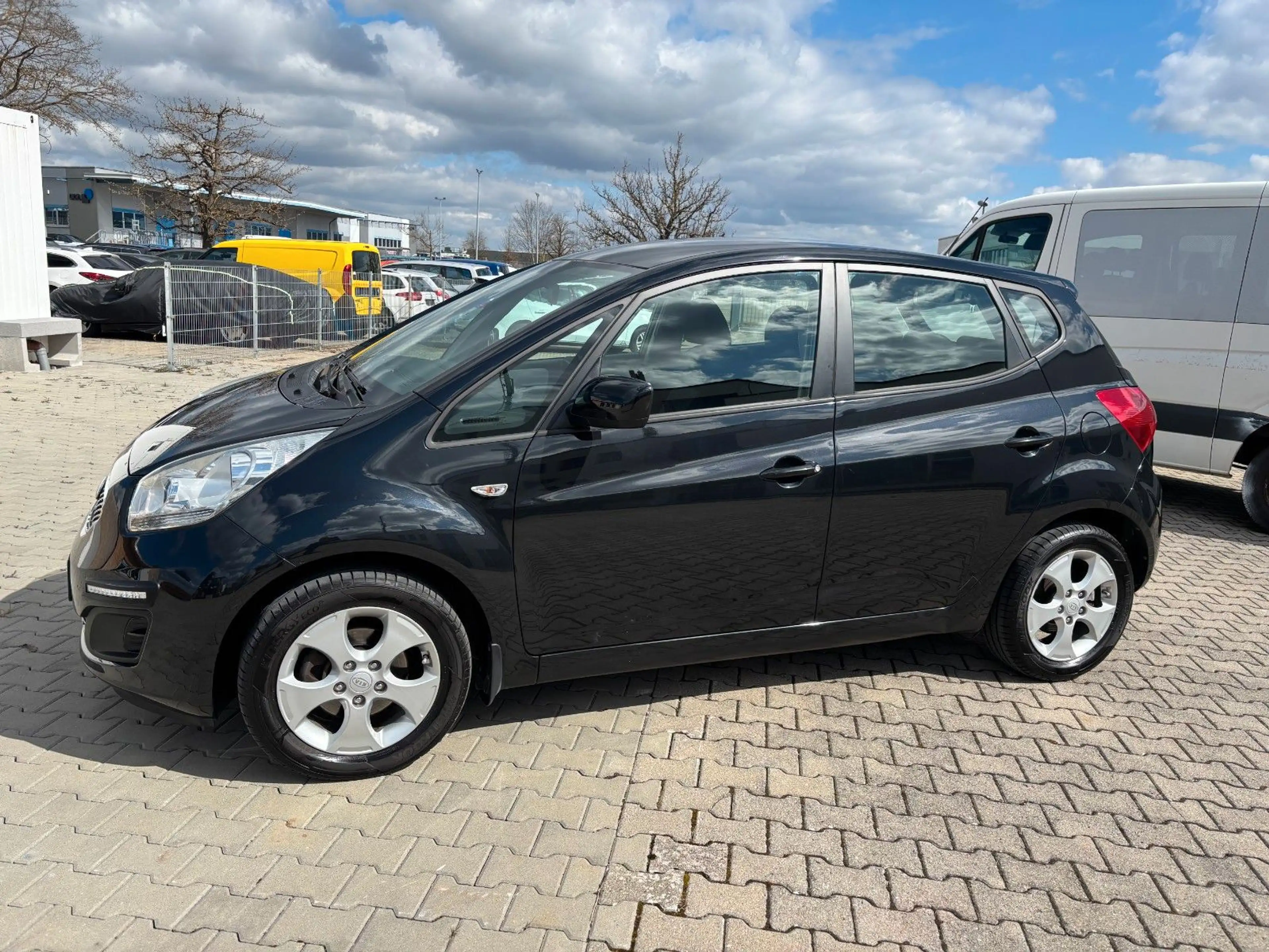 Kia Venga Edition*1.Hd*NAVI*SHZG*AC*Garantie* — photo 2