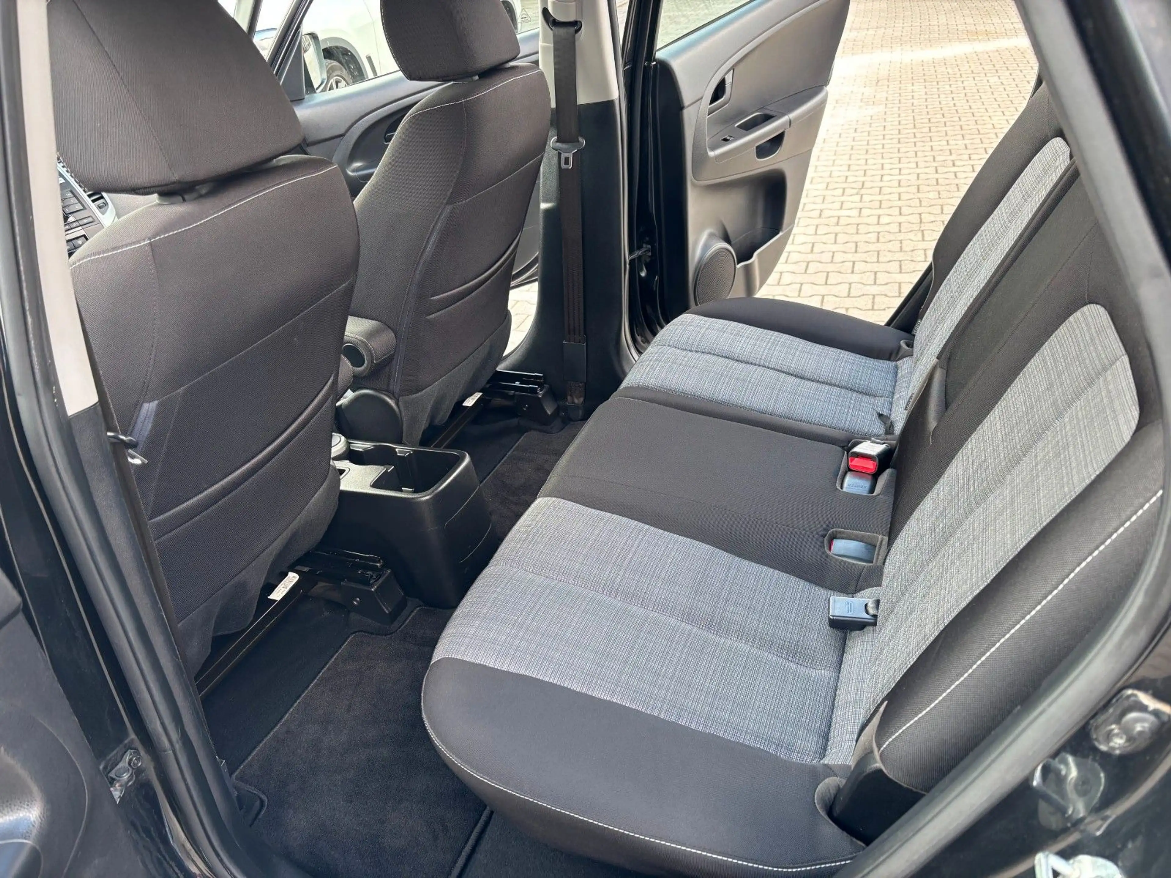 Kia Venga Edition*1.Hd*NAVI*SHZG*AC*Garantie* — photo 19