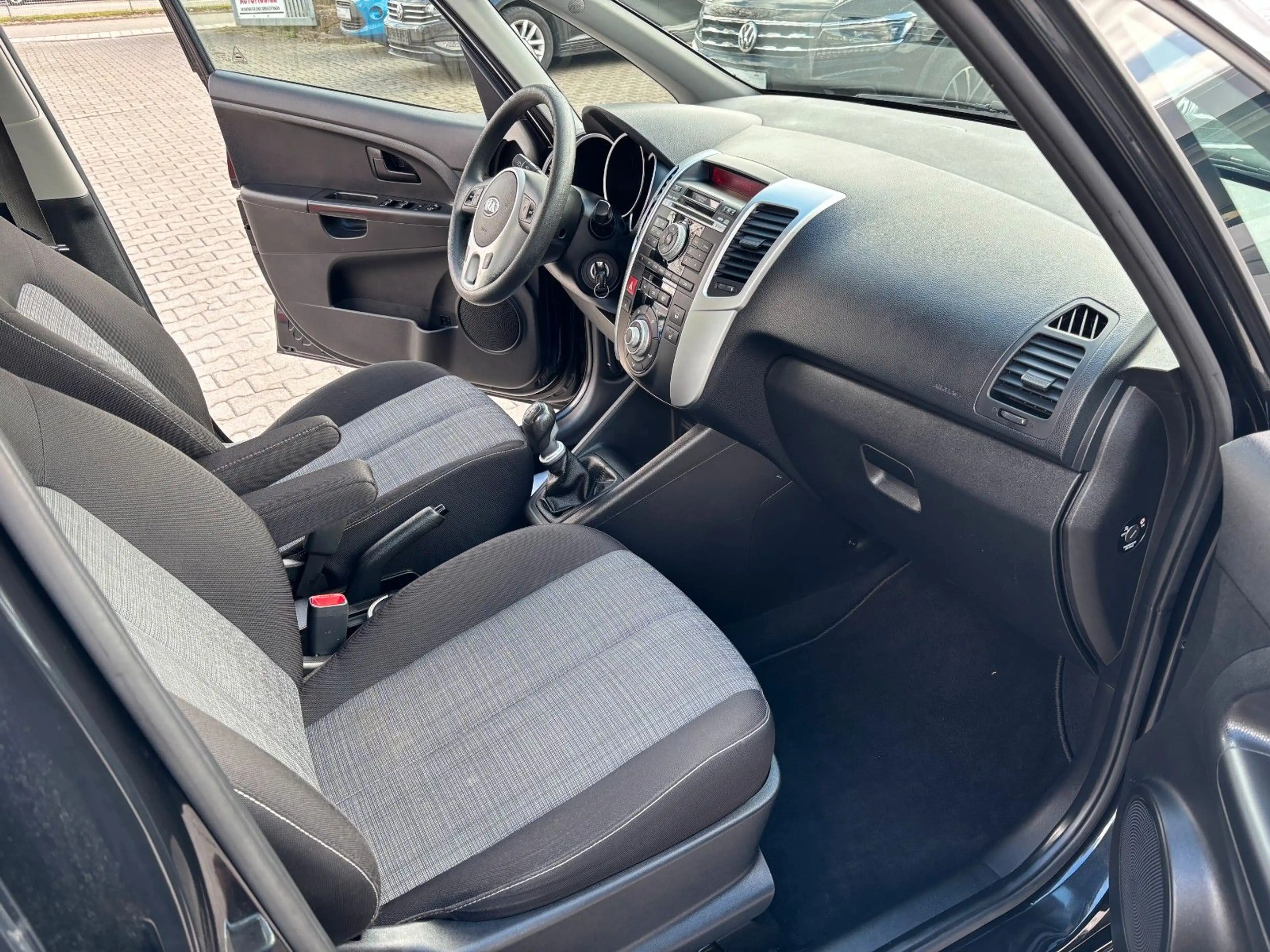 Kia Venga Edition*1.Hd*NAVI*SHZG*AC*Garantie* — photo 17
