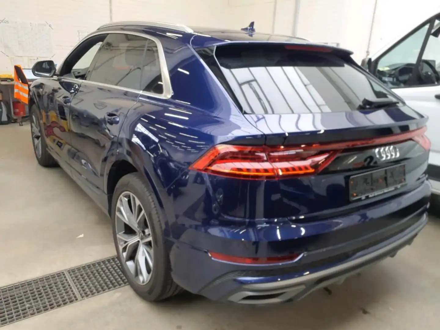 Audi Q8 50TDI quattro S-Line HuD SoftCl.21"LenkHz CAM Blau - 2