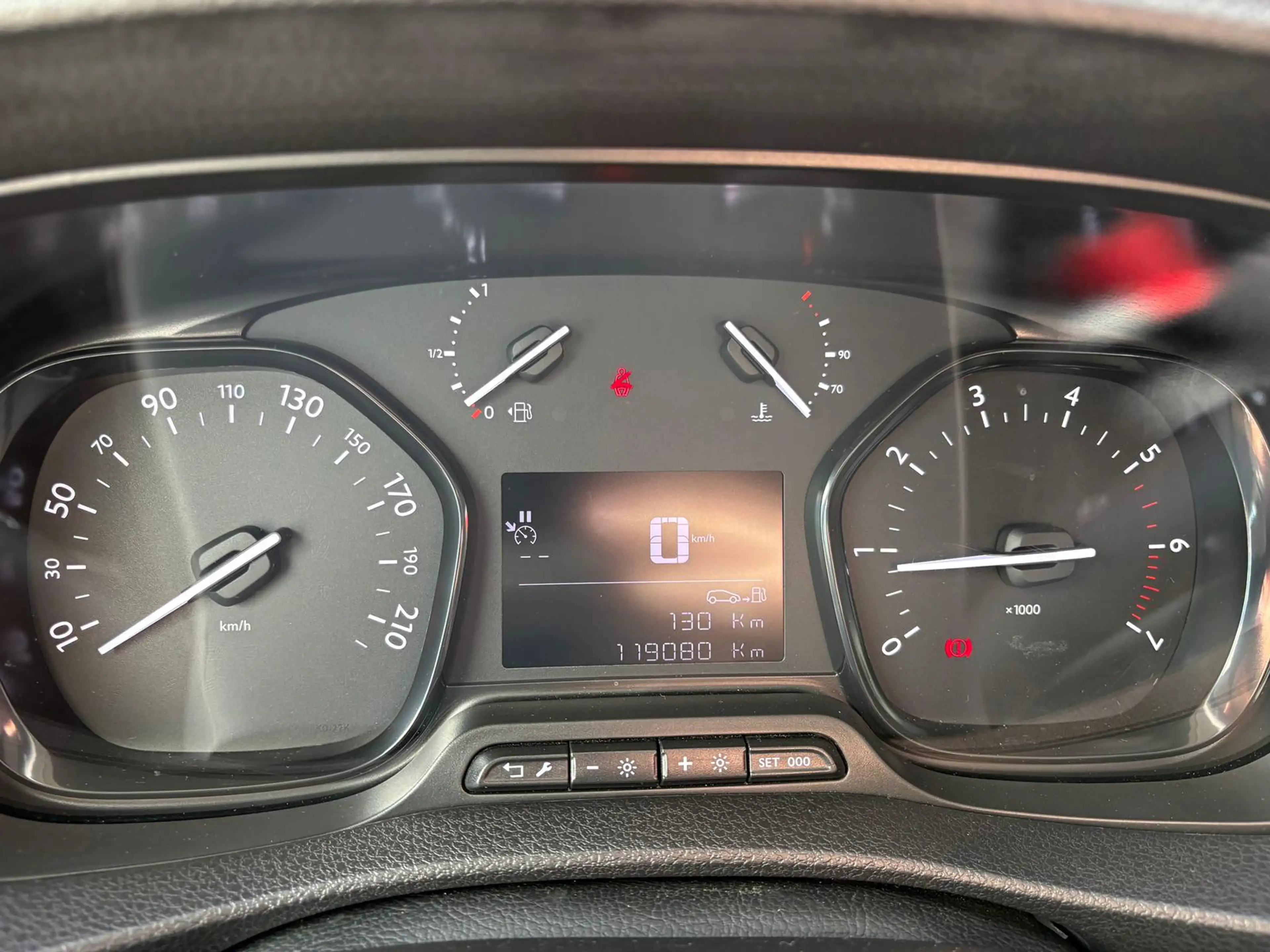 Opel Vivaro Kombi L3 2.0 Diesel — photo 9